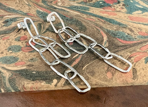 Mini Monolith Small Chain Earrings