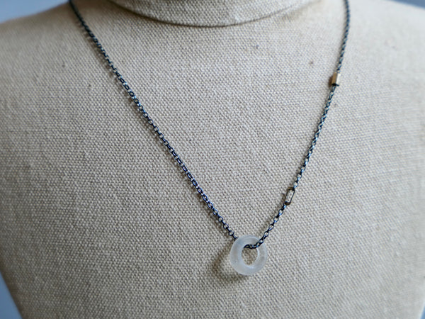 Travail and Time Pendant