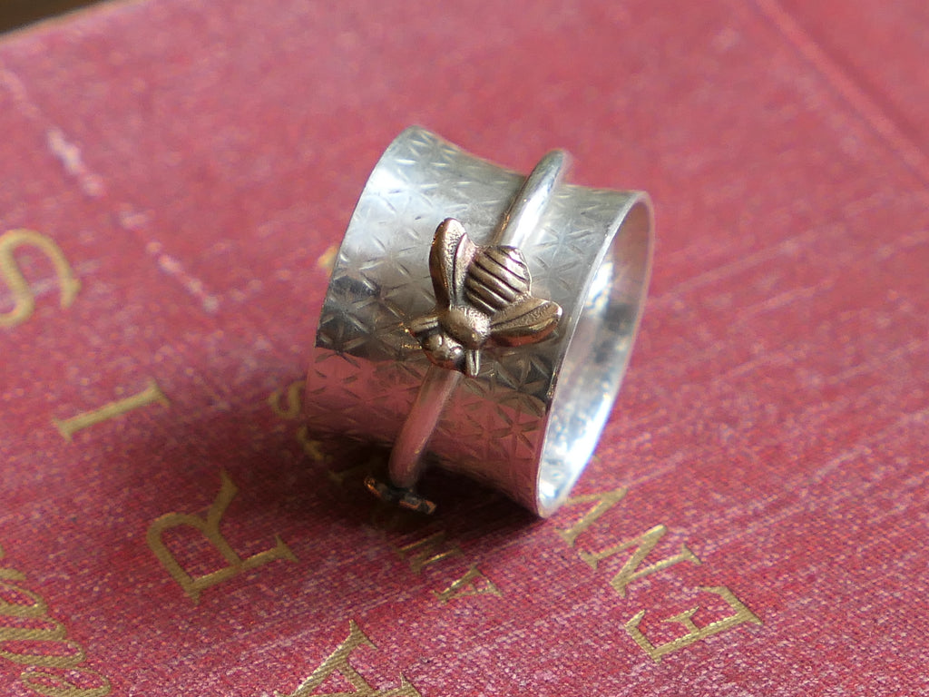 Spinning Ring with Bee and Flowers