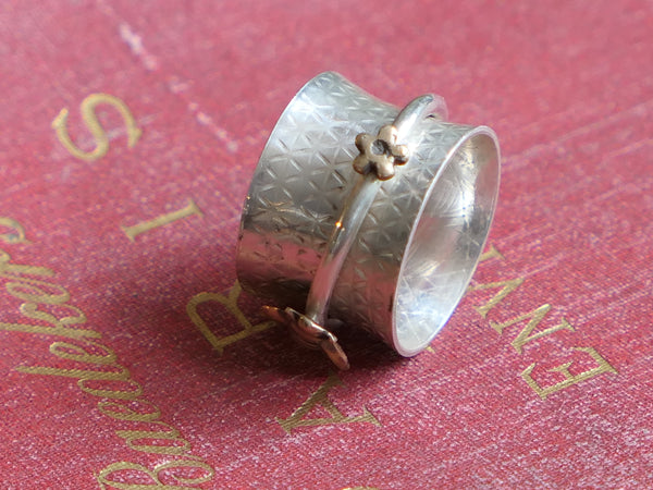 Spinning Ring with Bee and Flowers