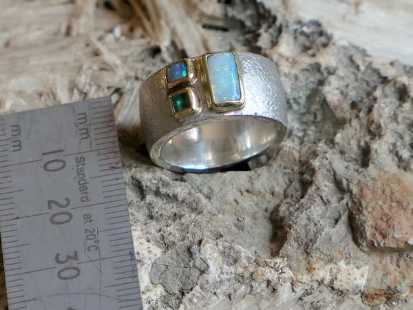 Chunky Silver Ring with Opals and Emerald set in 18ct Gold