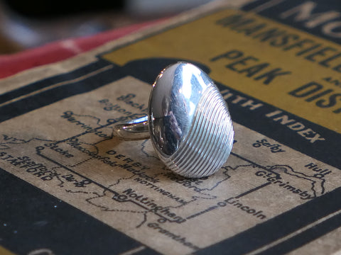 Vintage and Preloved Silver Pebble Ring