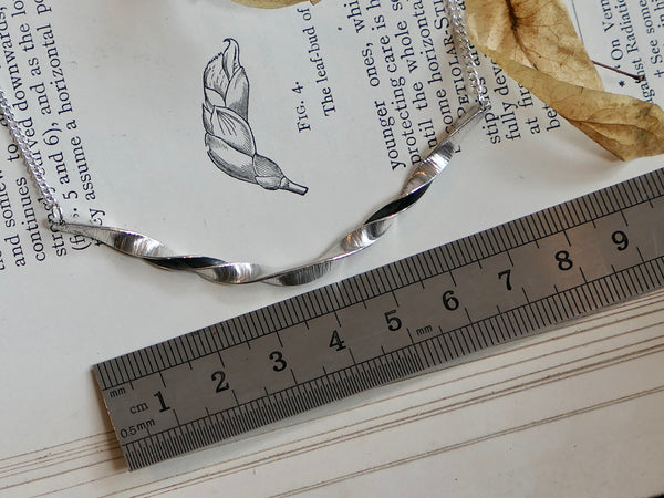 Willow Leaf Full Twist Double Necklace with Silver Chain