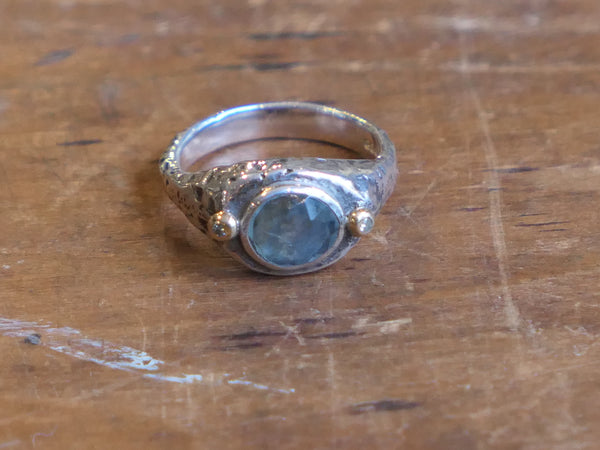 Prehnite and Yellow Diamond Ring