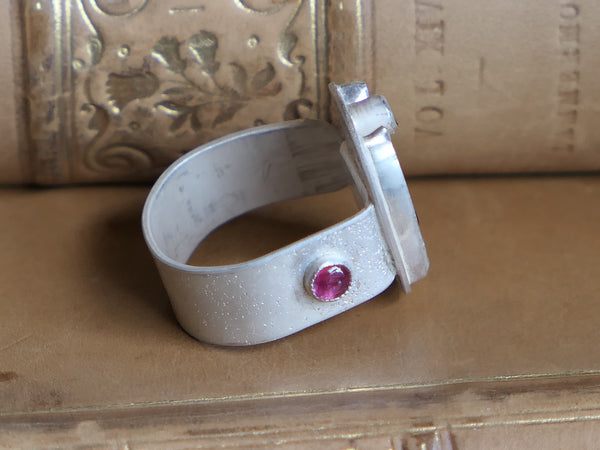 Black and White Cat Ring