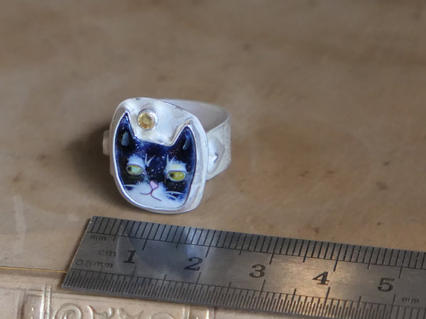 Black and White Cat Ring
