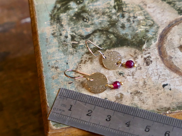 Mini Harmonia Earrings with Garnet