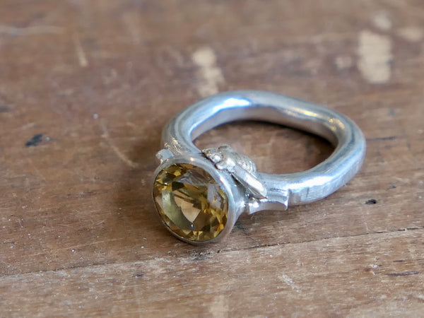 Queen Bee Ring