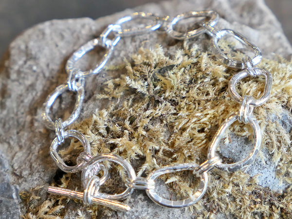 Men An Tol Textured Silver Bracelet