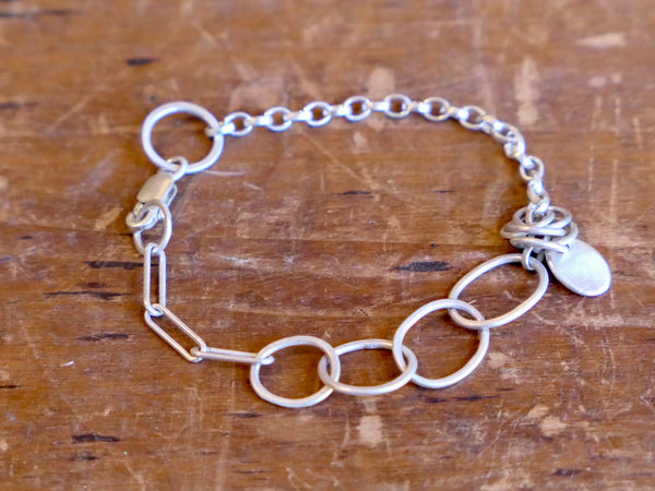 It's a Loopy Bracelet