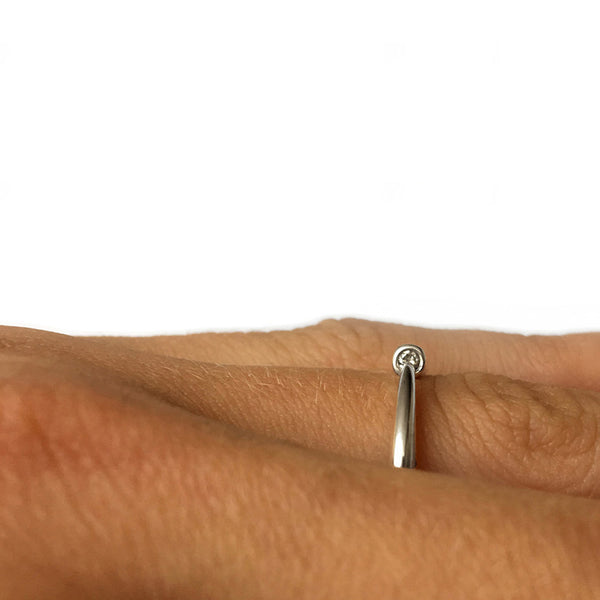 Narrow 18ct White Gold 3pt Diamond Wiggly Ring