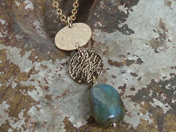 Harmonia Pendant with Labradorite Pebble