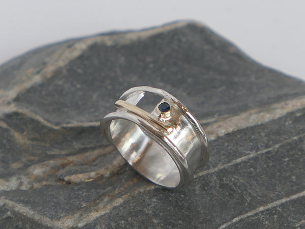 Misu Ring with Blue Sapphire