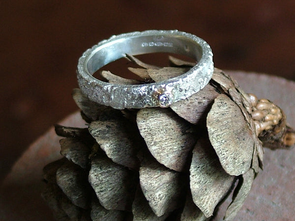 Rivda Ring with Diamond