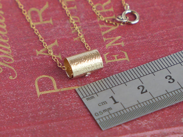 14ct Gold Filled Scroll Pendant and Chain.