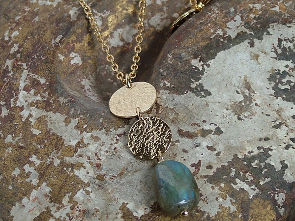 Harmonia Pendant with Labradorite Pebble