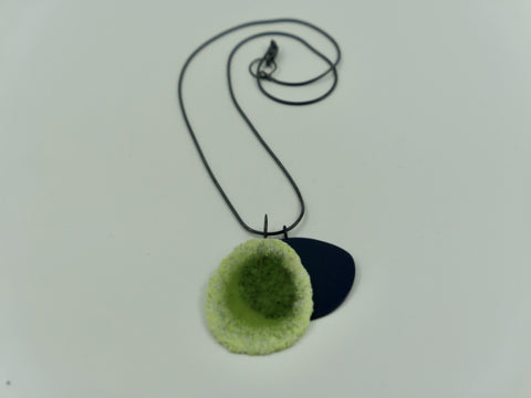 Dust Layer Pendant Lime/Navy