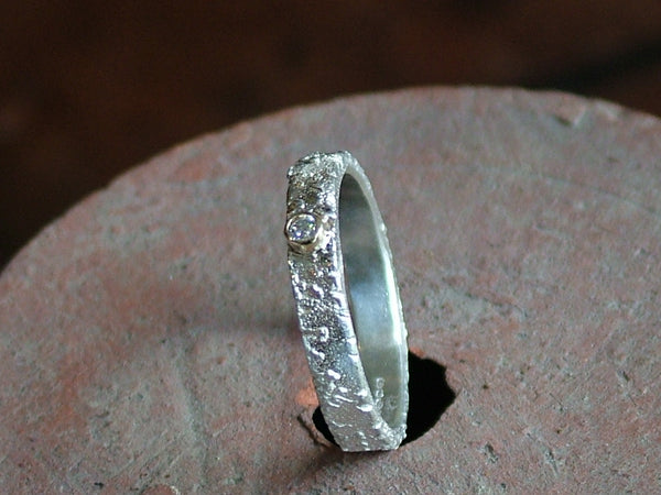 Rivda Ring with Diamond