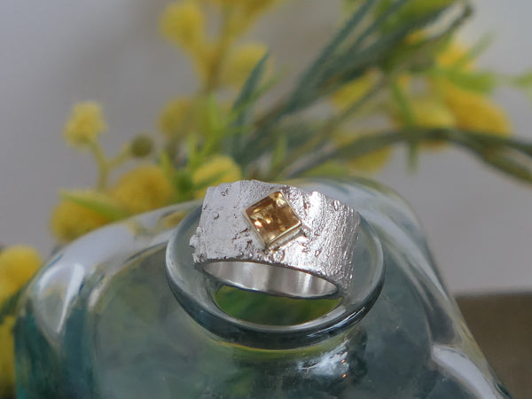 Rivda Ring with Square Citrine