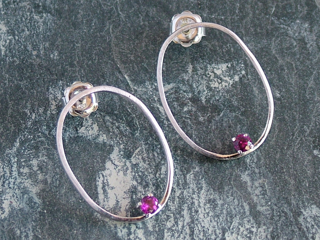 Oval Silver Earrings With Garnet