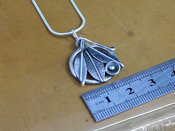 Small Three Leaf Pendant