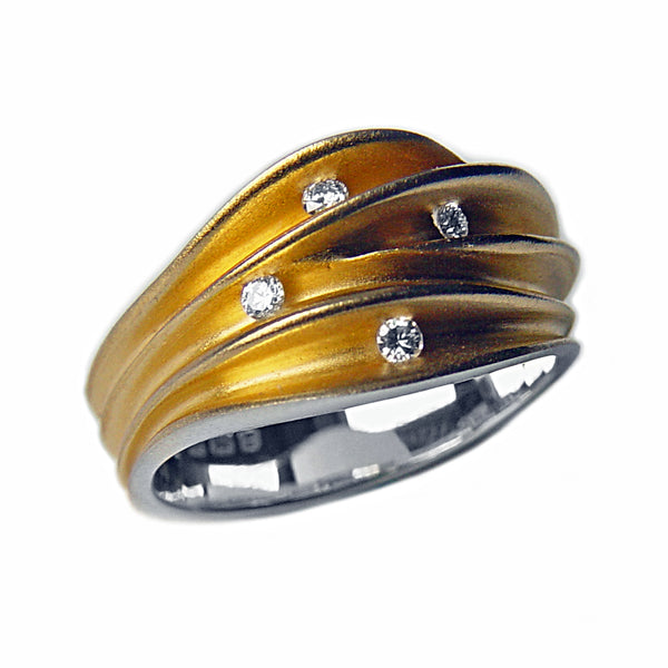 Silver Shell Ring with Four Diamonds