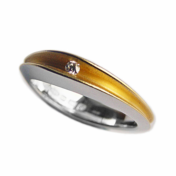 Split Shell Ring With 3pt Diamond