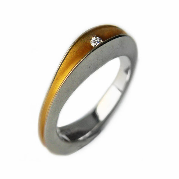 Split Shell Ring With 3pt Diamond